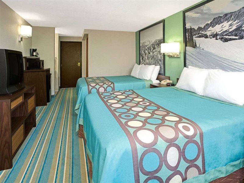 Super 8 By Wyndham Denver Stapleton Exterior foto