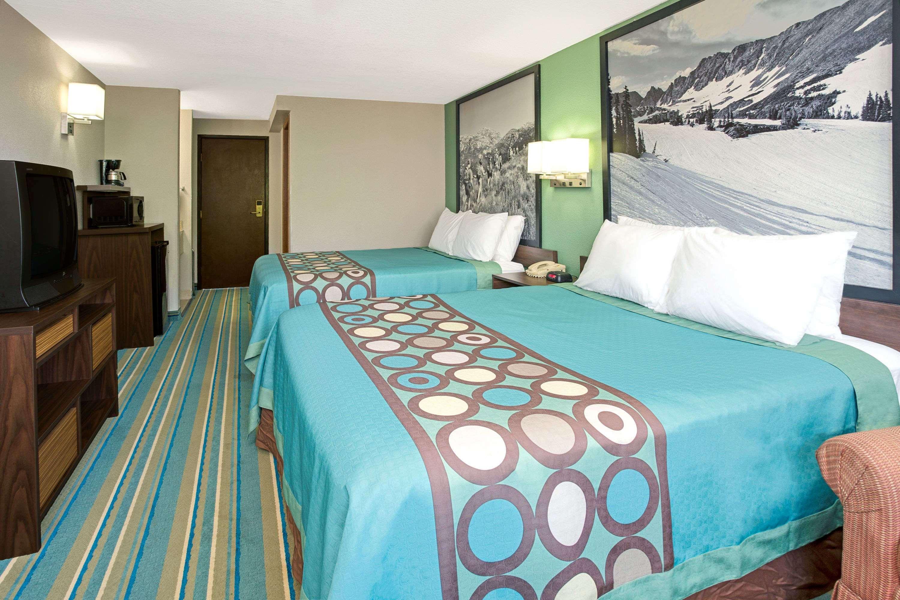 Super 8 By Wyndham Denver Stapleton Exterior foto